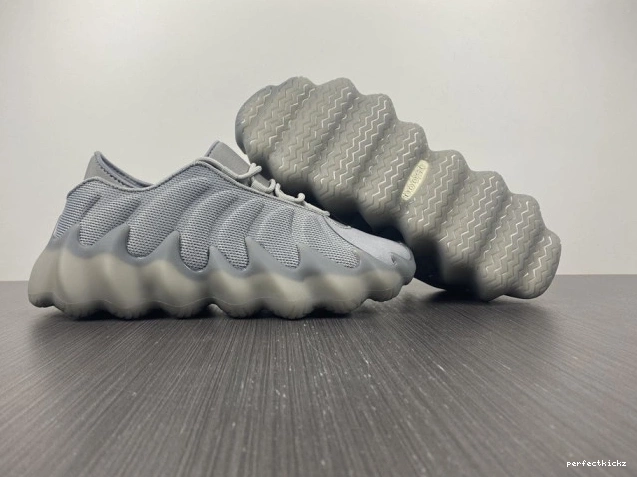 400 ADIDAS YEEZY H68033 0820